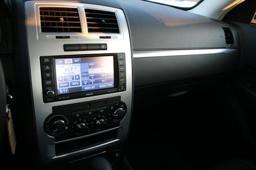  Dodge Charger SXT 3.5 2009 года  (фото 15 из 30)